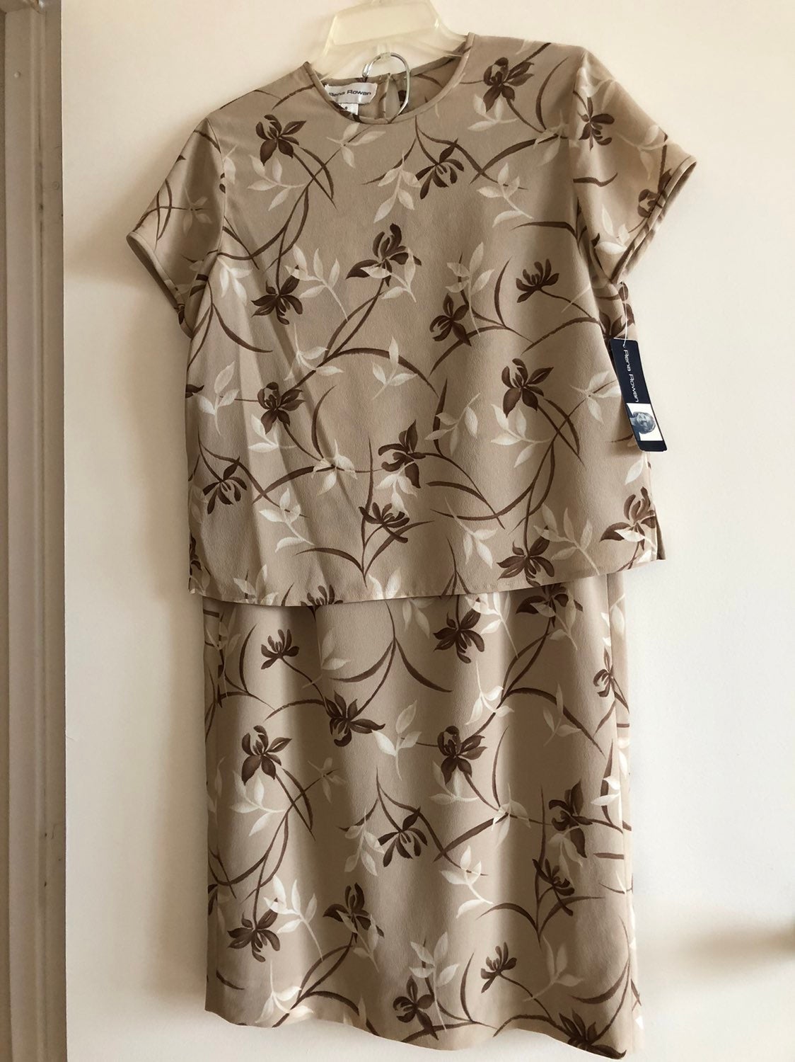 RENA ROWAN 2 PIECE SET TOP & SKIRT VINTAGE NEW WITH TAGS, SIZE 8 yy