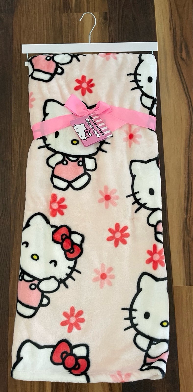 Hello Kitty Blanket Throw 60”x70” Pink Daisy Plush