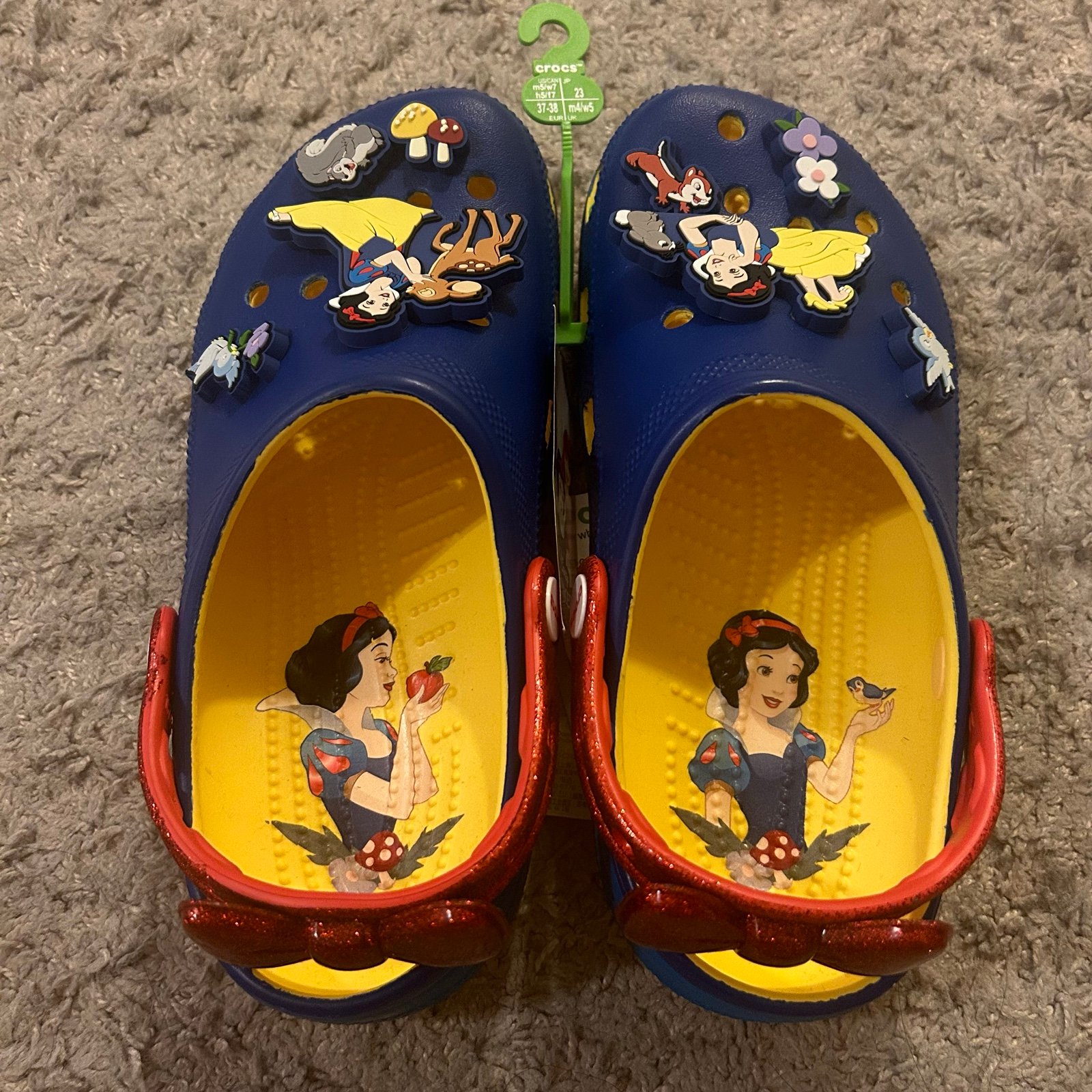 Women’s Crocs x Disney Snow White Classic Clogs Sandals Shoes