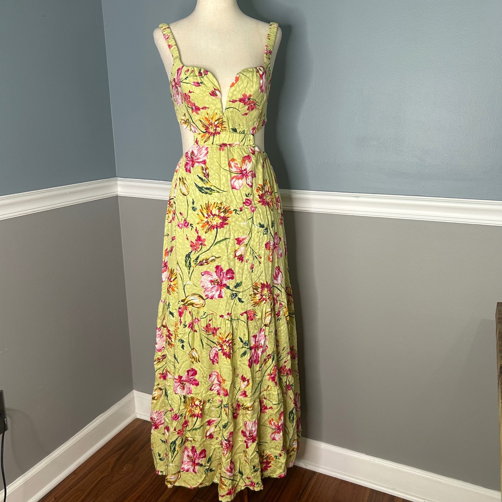 Lulus Floral Maxi Dress Cutout Sweetheart Neckline Summer Dress Size S