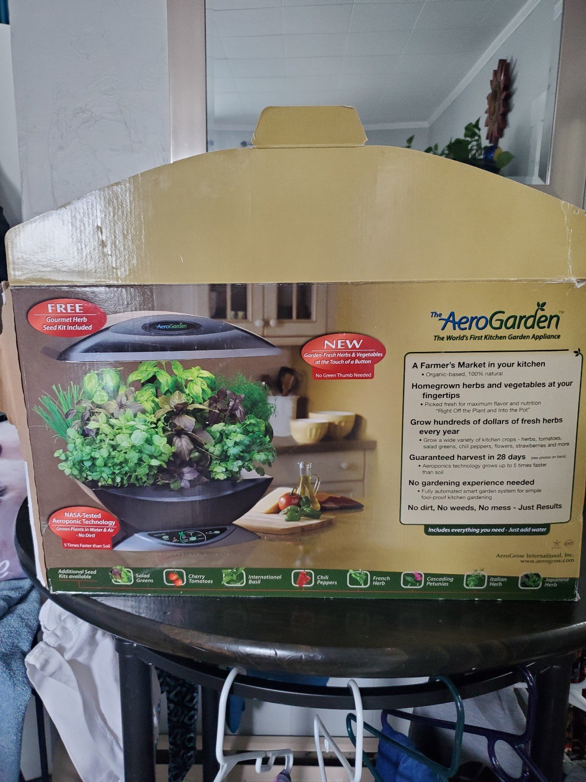 ORGANIC AEROGARDEN WITH GOURMET HERBS & STARTER KIT!