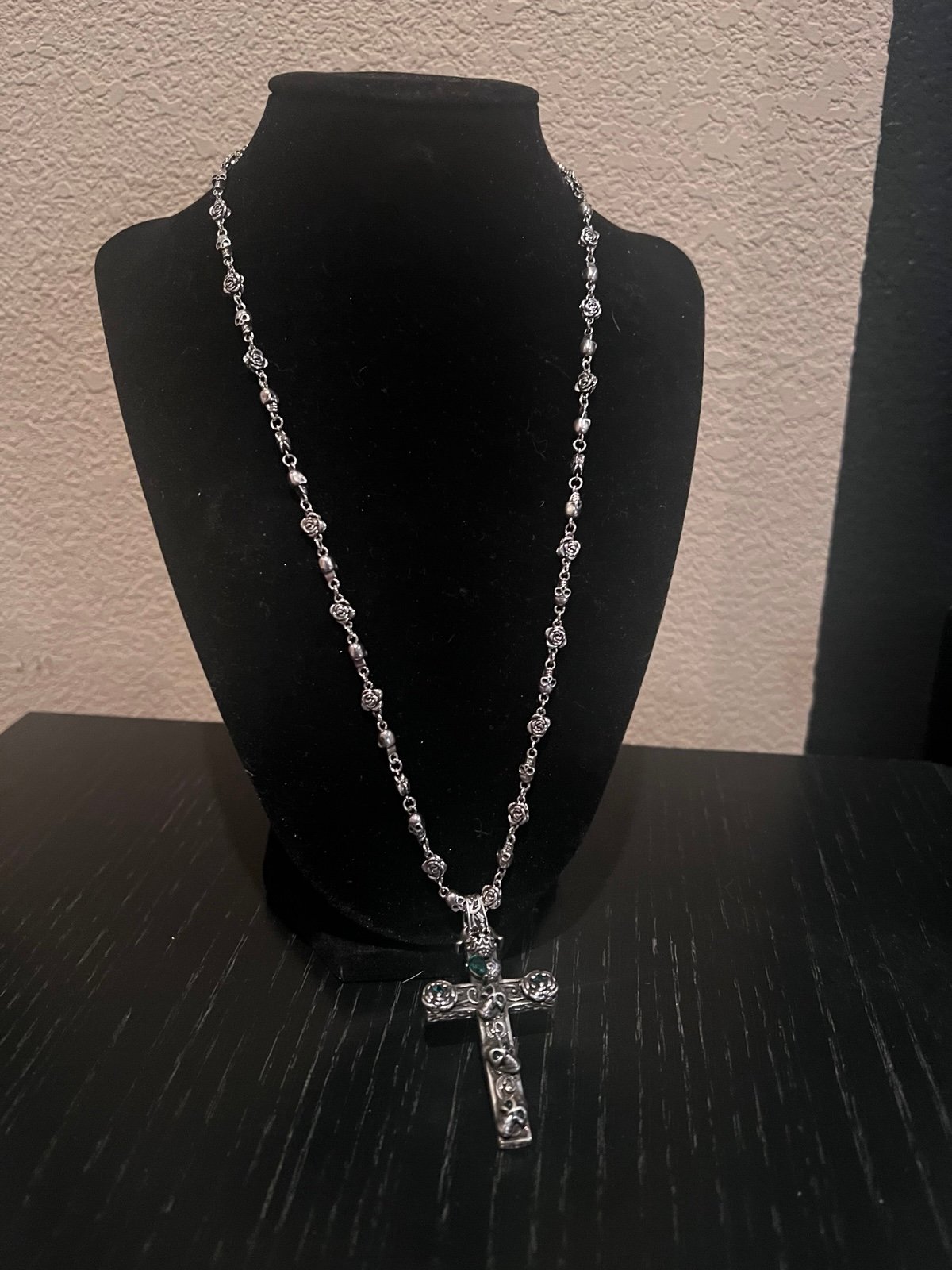 Necklace jade cross