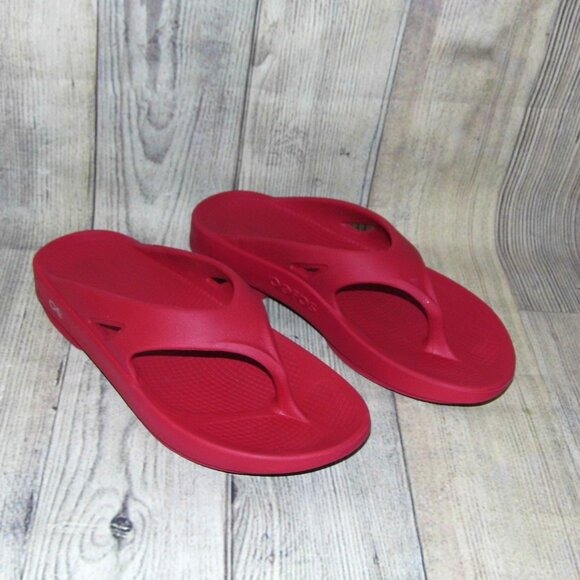 OOFOS OOriginal Cranberry Flip Flop Sandals Womens Size 9