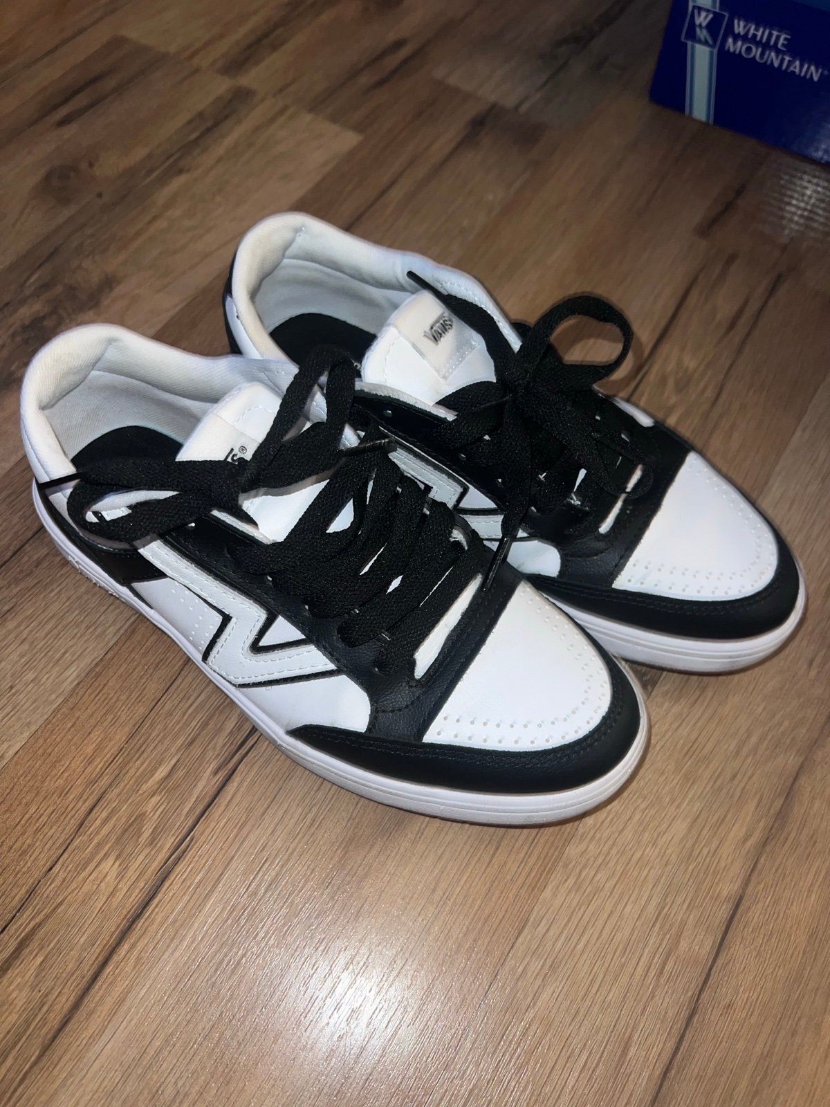 Vans Lowland