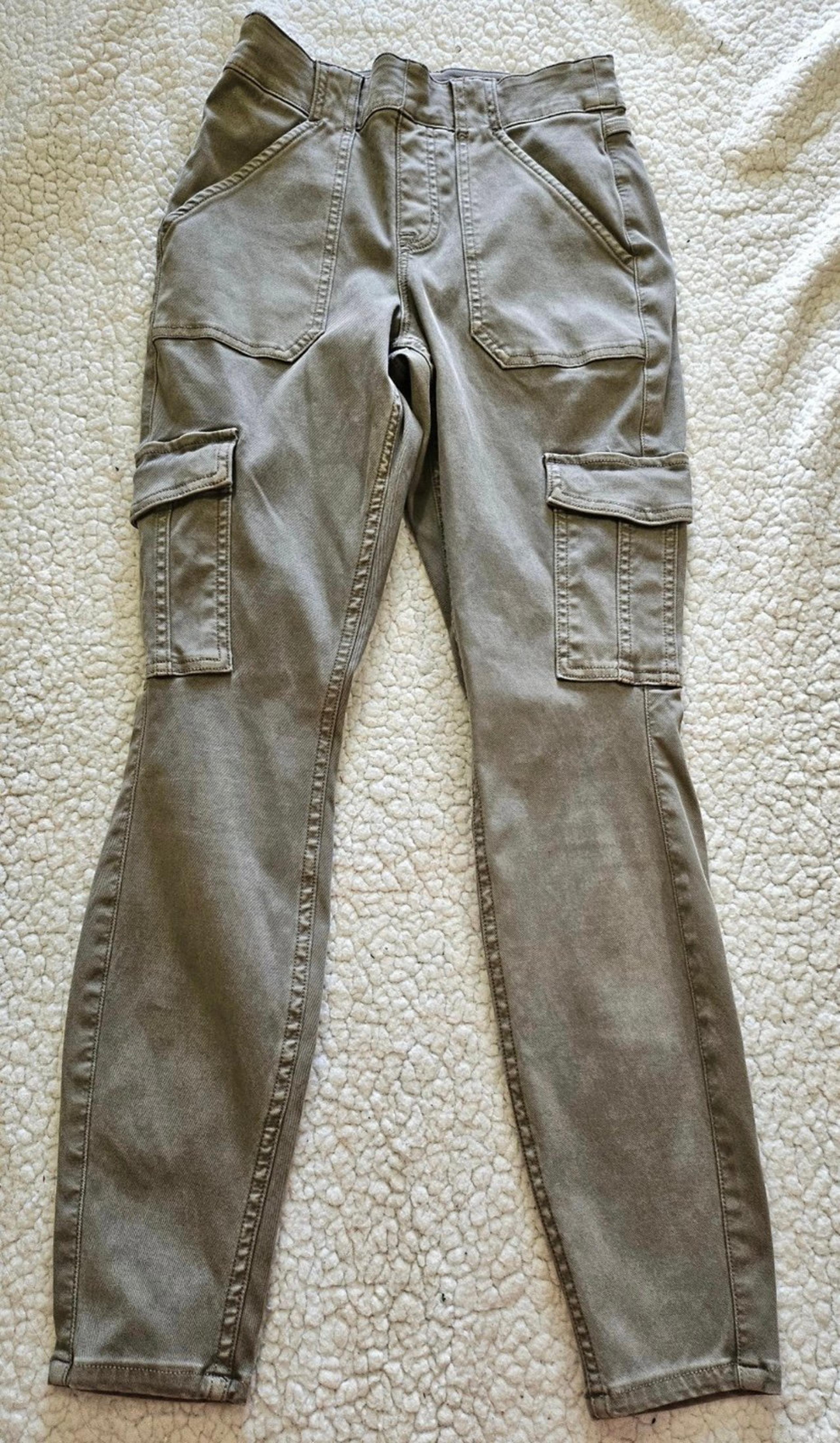 SPANX Stretch Twill Ankle Cargo Pants Womens Small in excellent condition