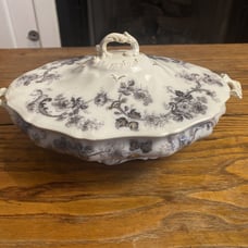 Discontinued Wood & Son England Sydney Mulberry Vegetable Serving Bowl with Lid