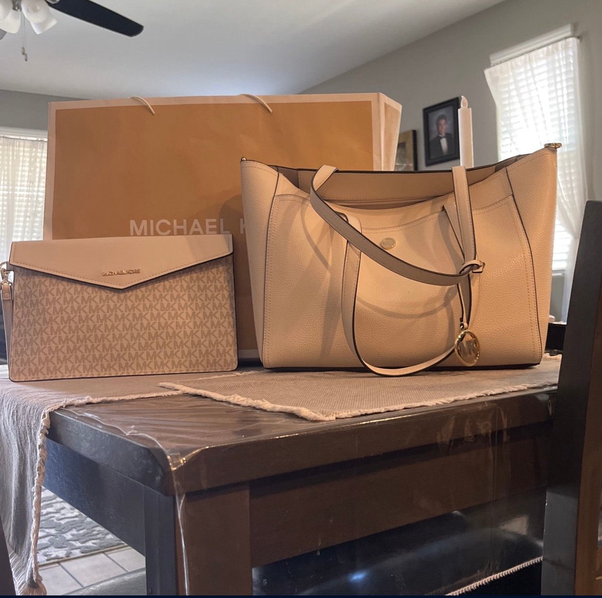 micheal kors purse and matching wristlet purse