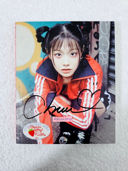 チュウ サイン アルバム loona Strawberry Rush CHUU Strawberry Rush Signed Promo Album Autographed LOONA