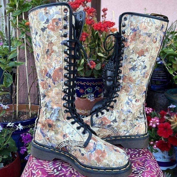 SUPER RARE‼️ MIE Dr. Martens Vintage LACE & BURLAP Floral Boots UK 5