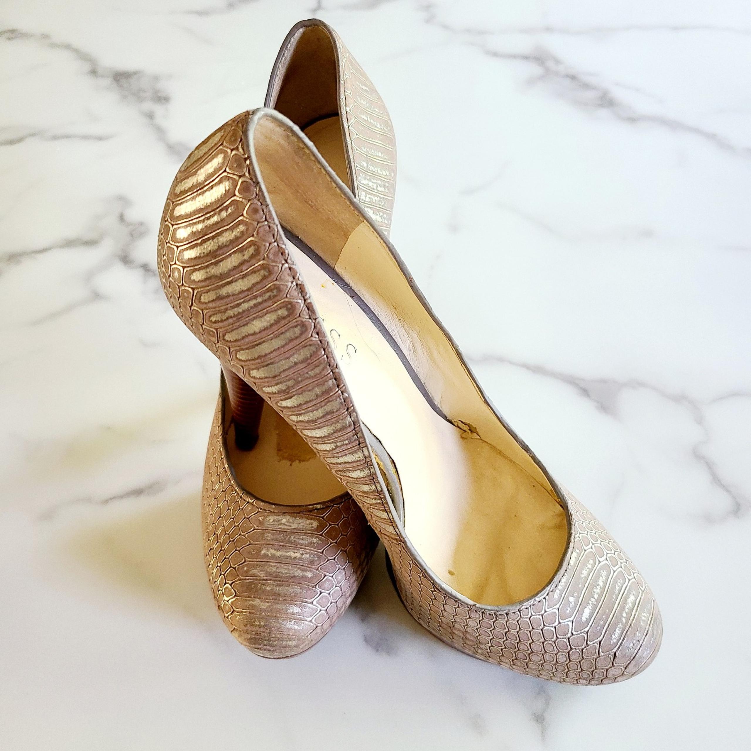 Guess Platform Pumps