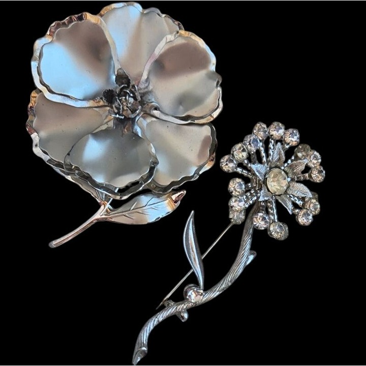 VTG Silver tone Flower Brooches LARGE 4 / 3 W/ Rhinestones & Leaf Designs Jewe