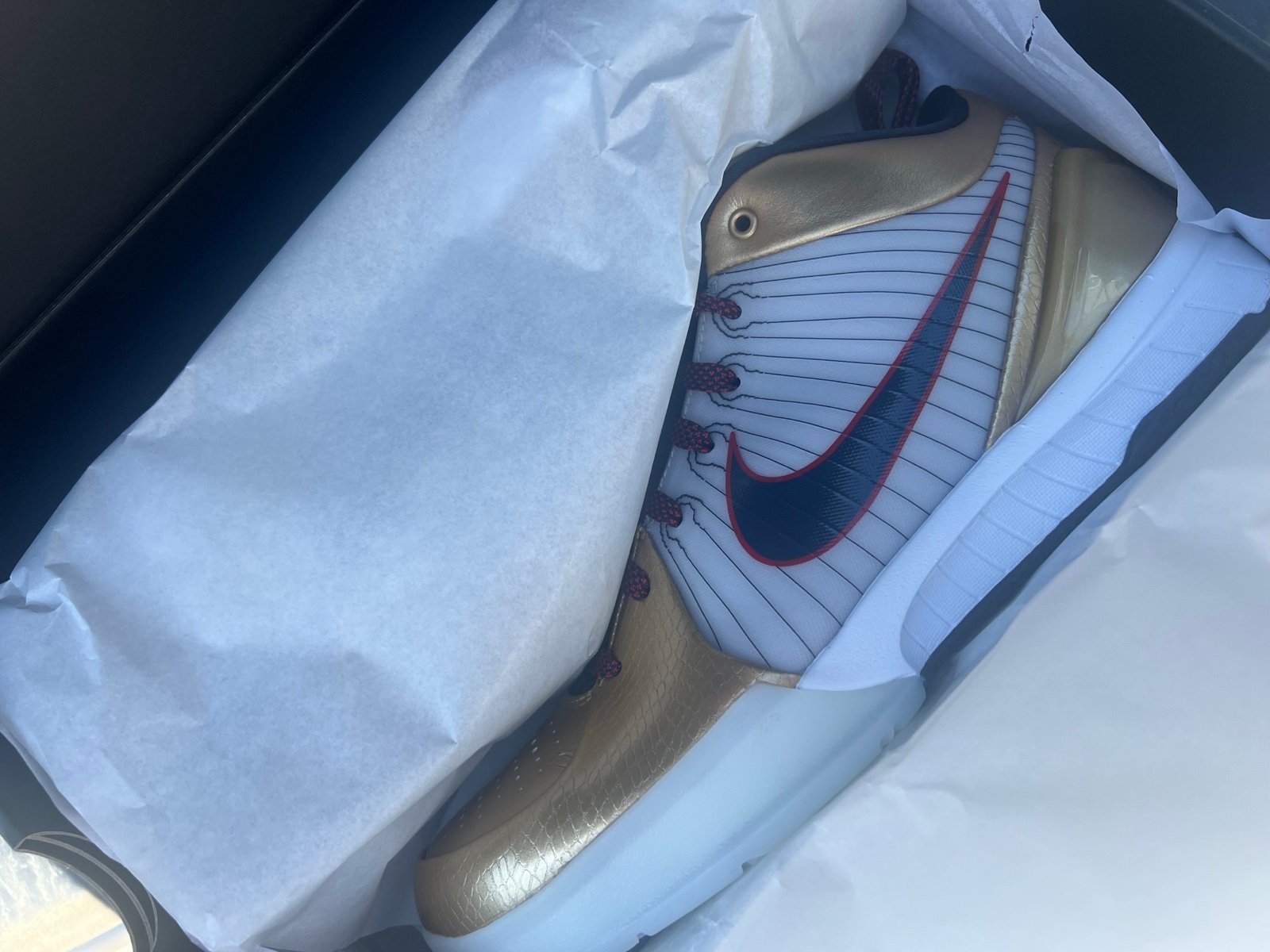 Nike Kobe 4 Protro Gold Medal