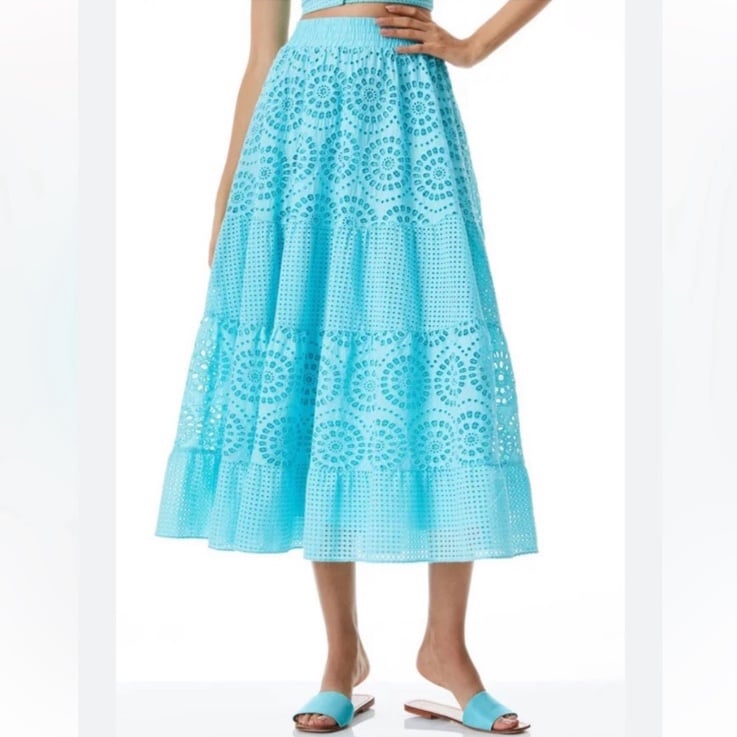 ALICE + OLIVIA Melony Sky Blue Eyelet Trim Lined Midi Skirt 560 EUC 0