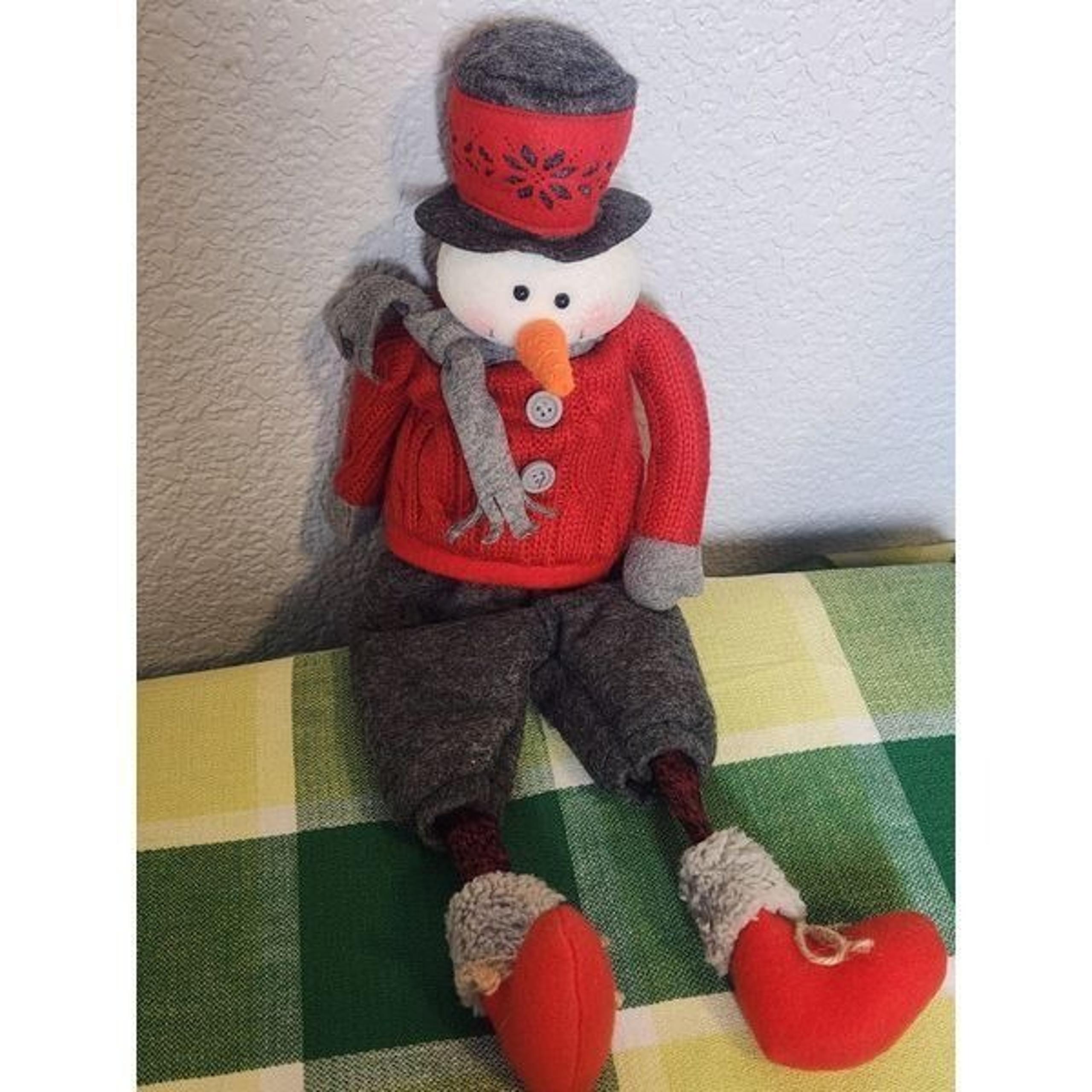 Unbranded Snowman Gentleman with Hat Sitting 18" Stuffed Knitted Clothing
