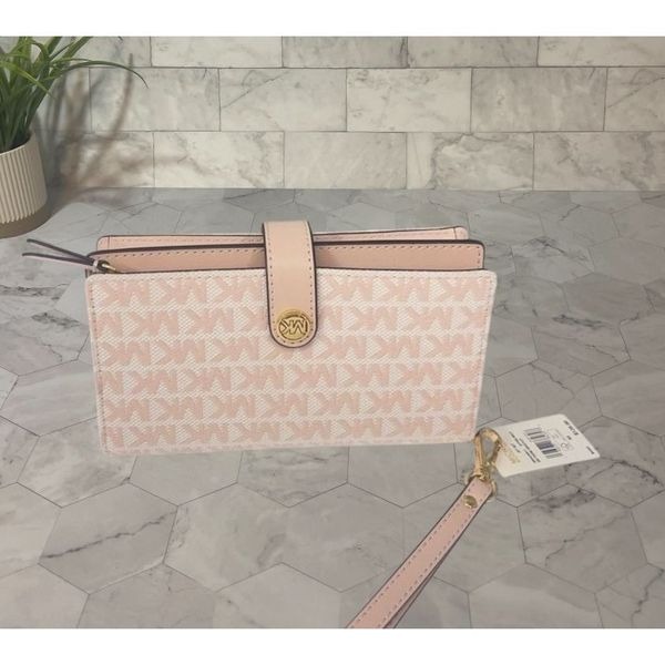 Michael Kors Tech Phone Wallet/Wristlet NWT Pink