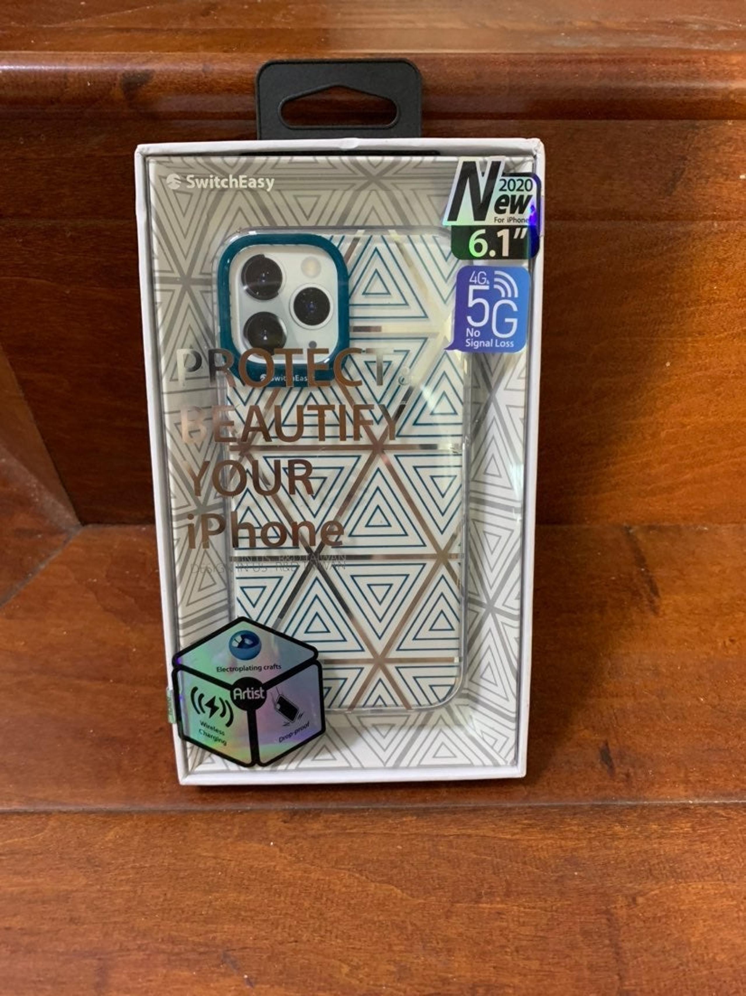 SwitchEasy iPhone 12 / 12 Pro 6.1"  Case