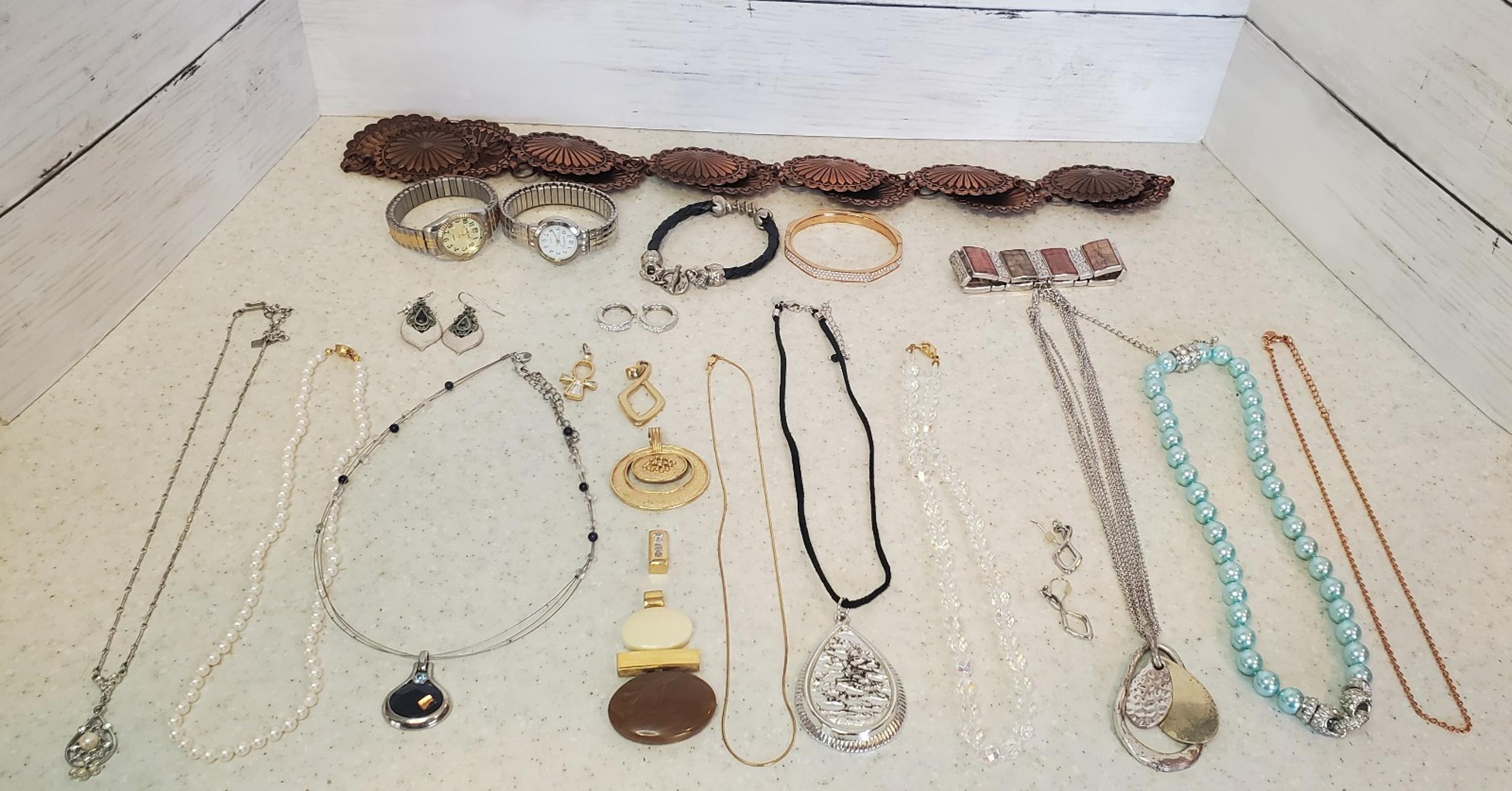Estate Sale Womens Jewelry Lot Nolam Miller, Lia Sophia, Monet, Pearl Necklace
