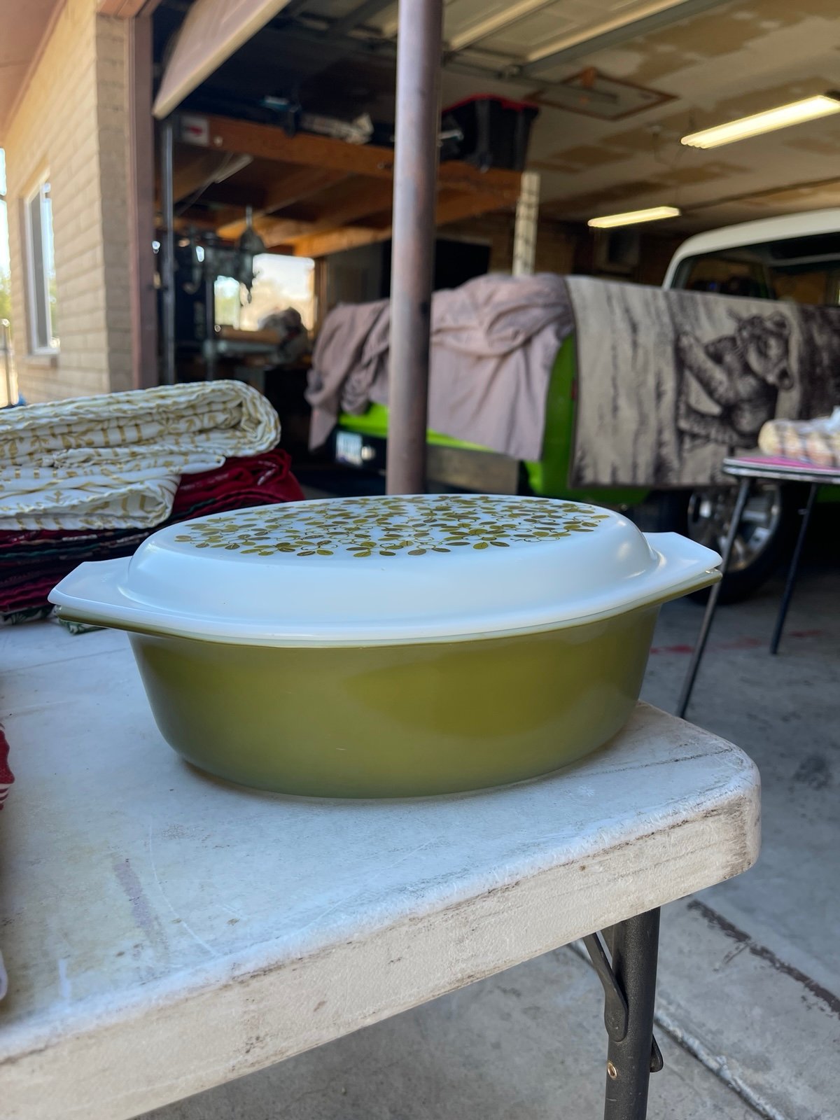 Pyrex olive casserole 2 1/3 QT