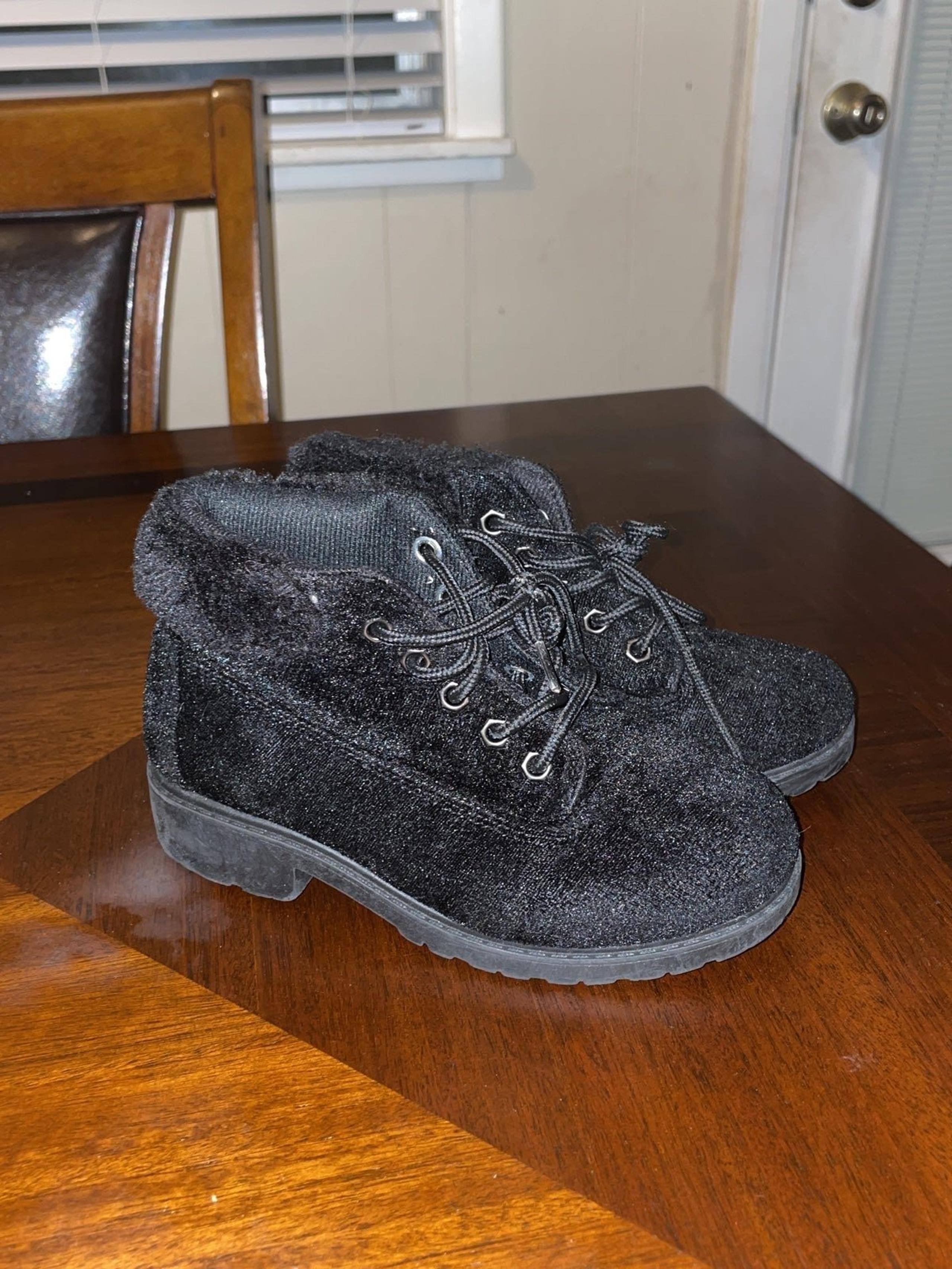 Girl’s Size 13 Boots