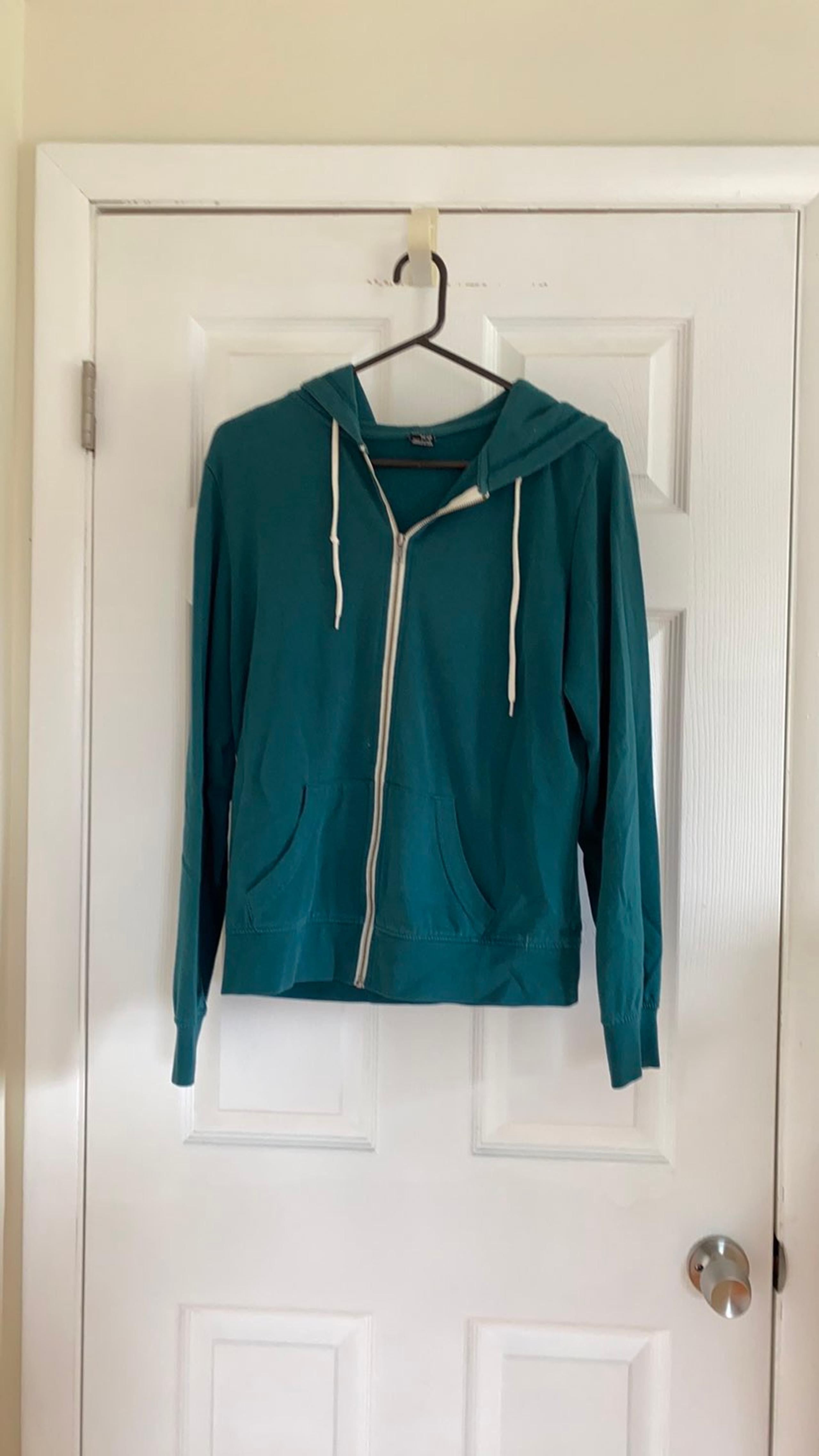Zumiez zip up hoodie