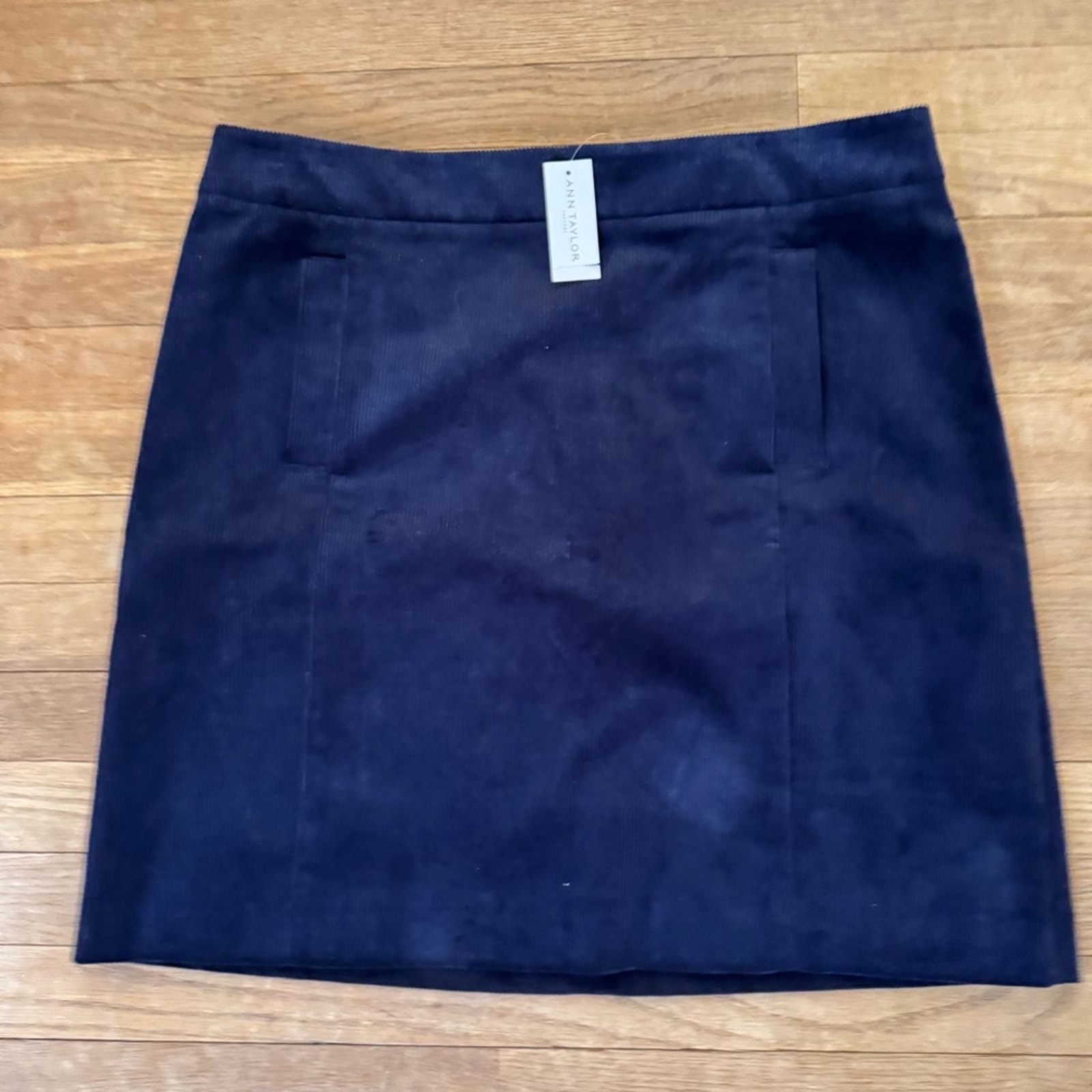 NWT Ann Taylor navy blue corduroy mini pencil skirt size 14  b6