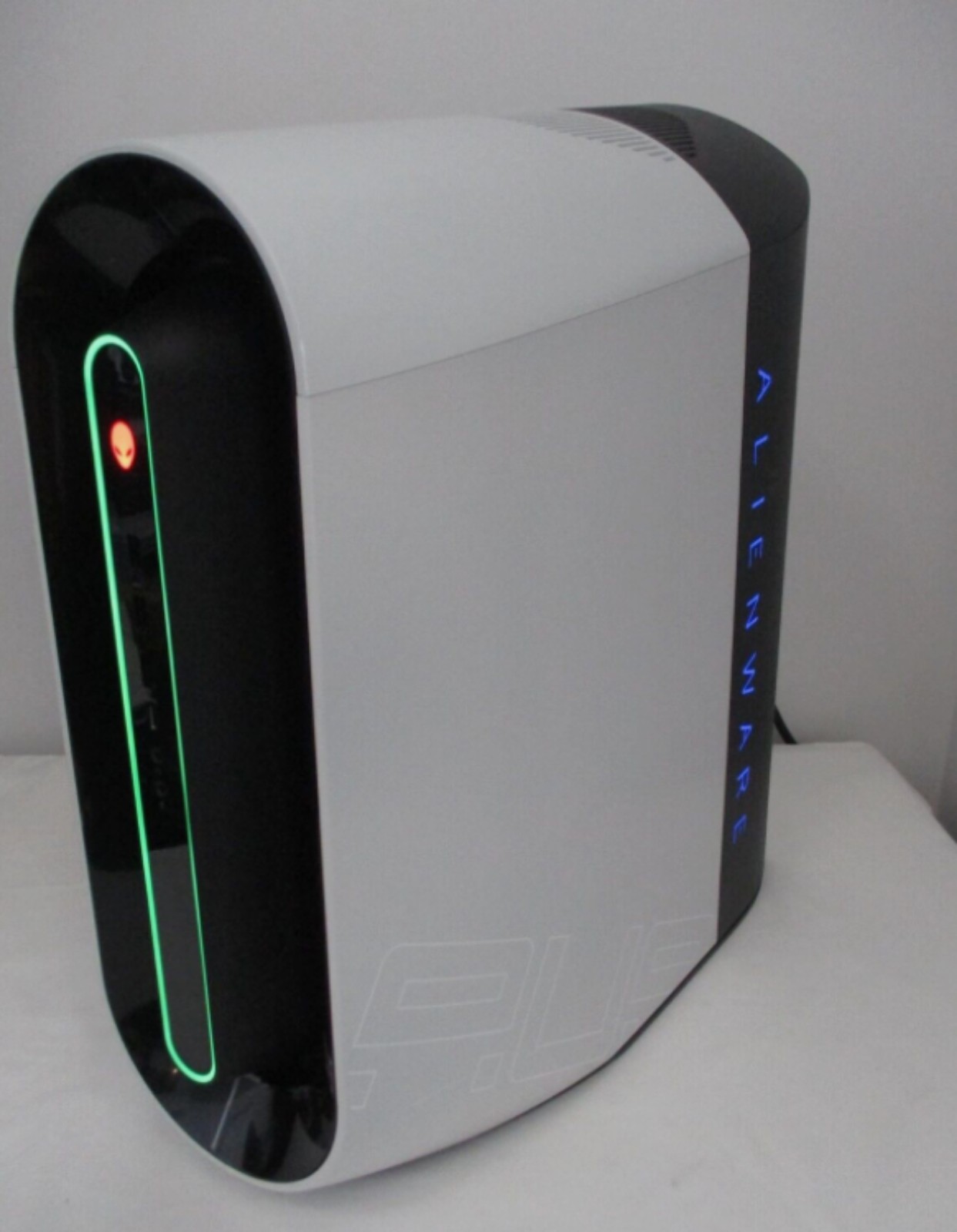 Alienware Aurora R10 Ryzen 9 5900 12-Core Liquid Cool 32GB 1TB NVMe 1000W -NOGPU