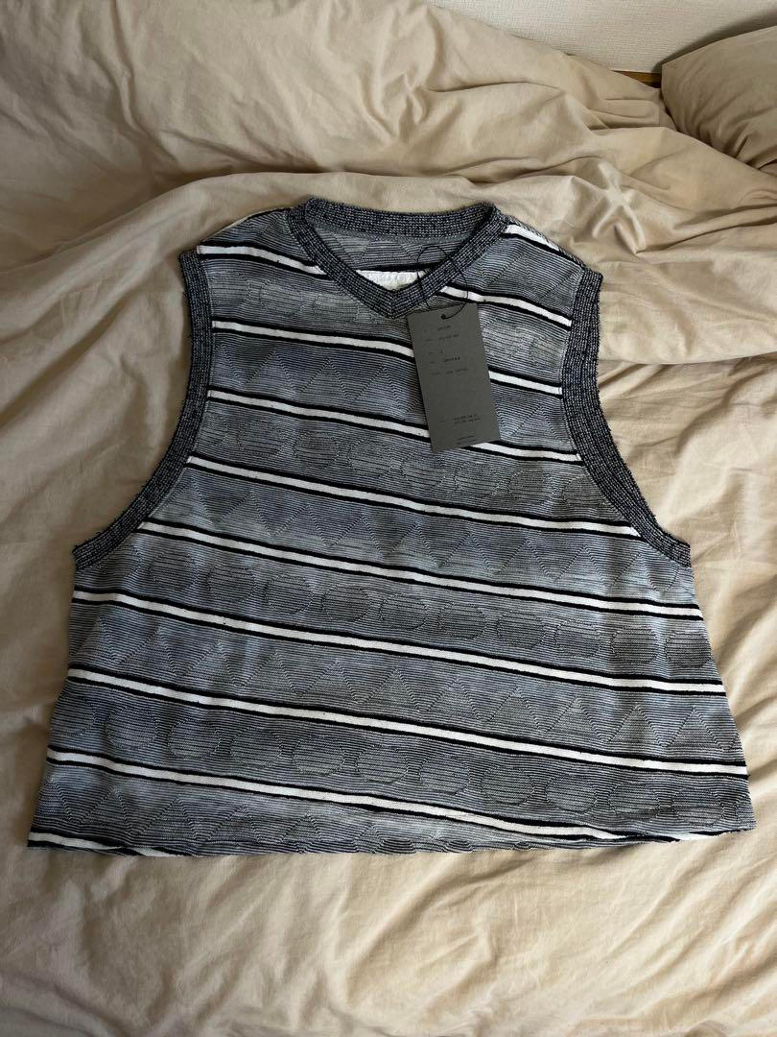 SHEBA DMD-KNIT VEST Size 2 Grayscale