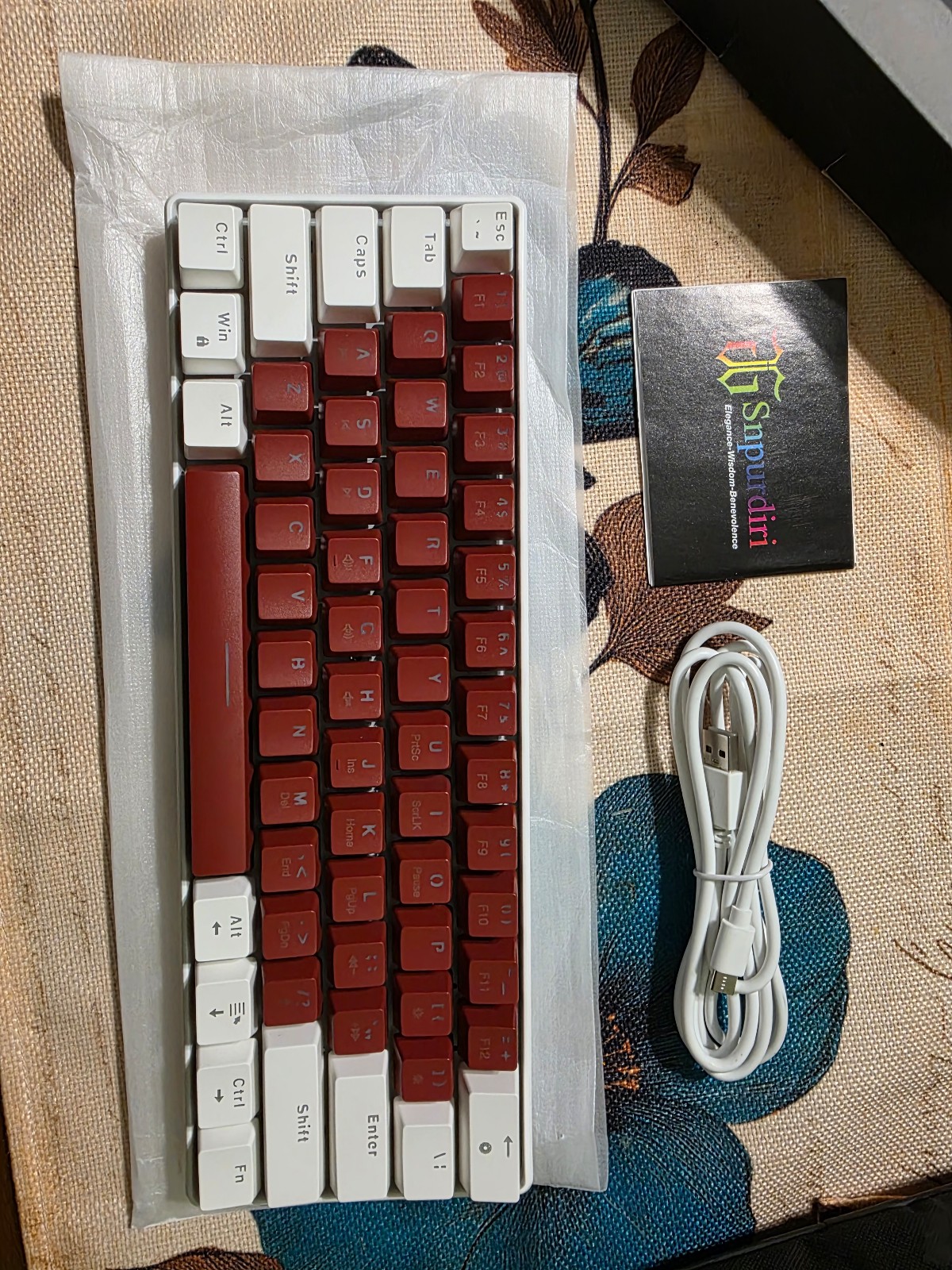 Mechanical keyboard Snpurdiri white with red switches
