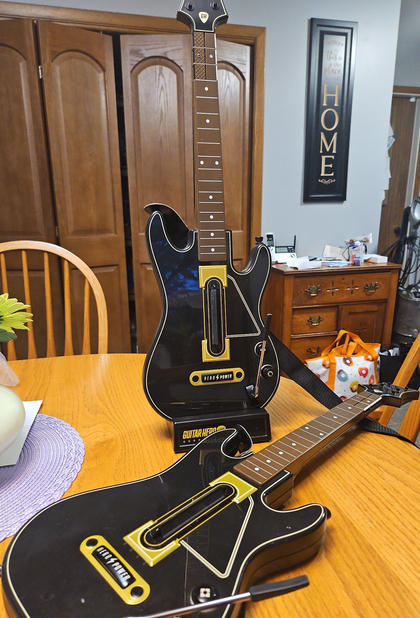 2 Guitar Hero Live Controller Model 0000654 with charger No Dongle