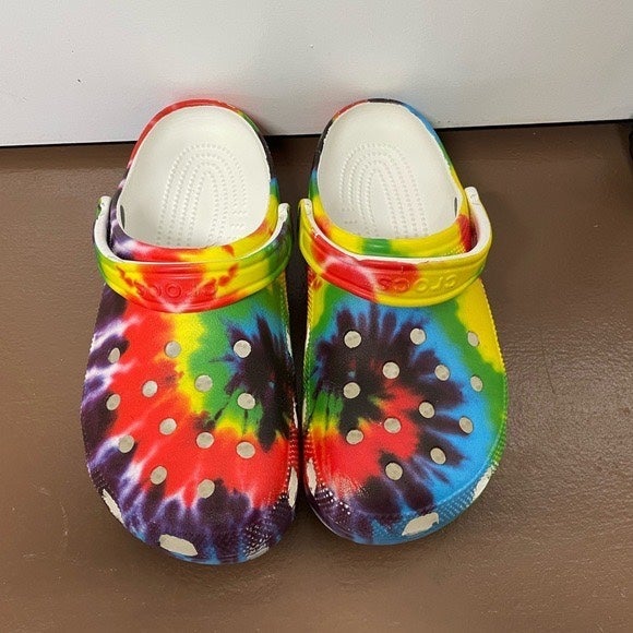 Crocs Classic Clogs Tye Dye Graphic Clogs J size 6