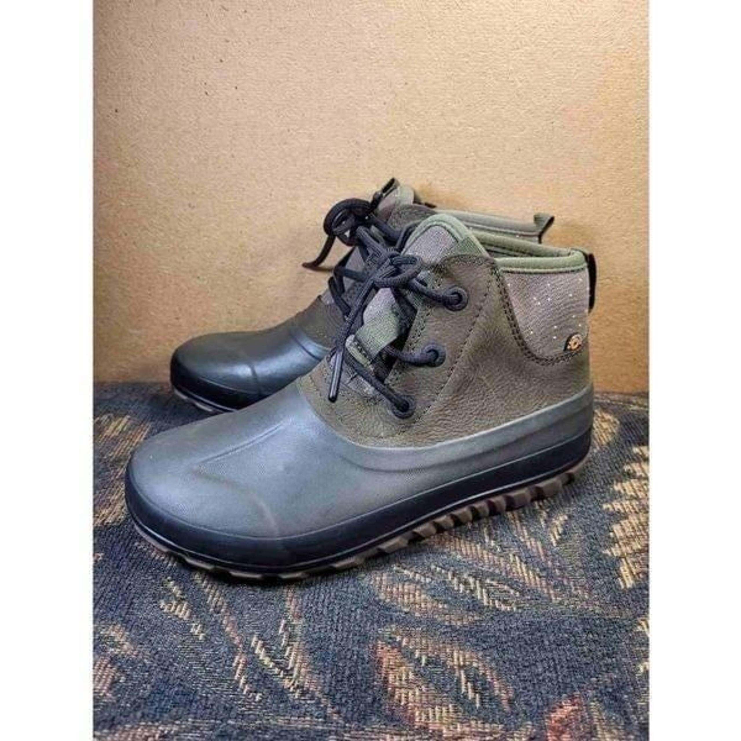 Bogs Women's Classic Casual Lace WP Olive- Size 7/38EU- NWT