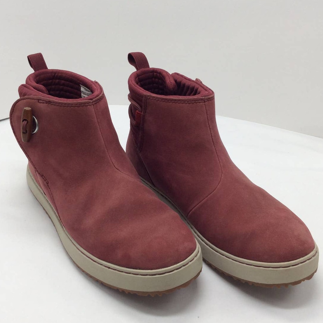 L.L.Bean Women's Mountainside Toggle Boots Size 9