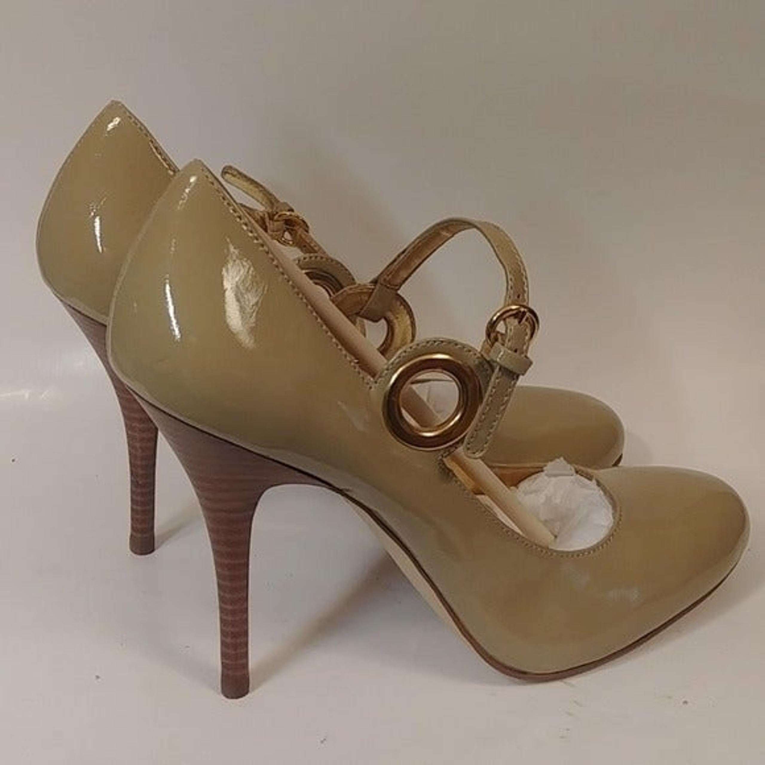 B.Makowsky Ecru Patent Leather Heel Pump Shoes 8M