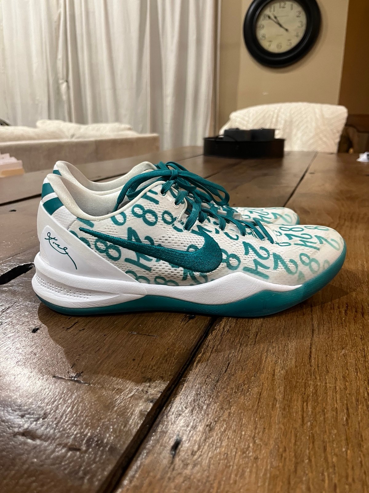 Kobe 8 radiant emerald