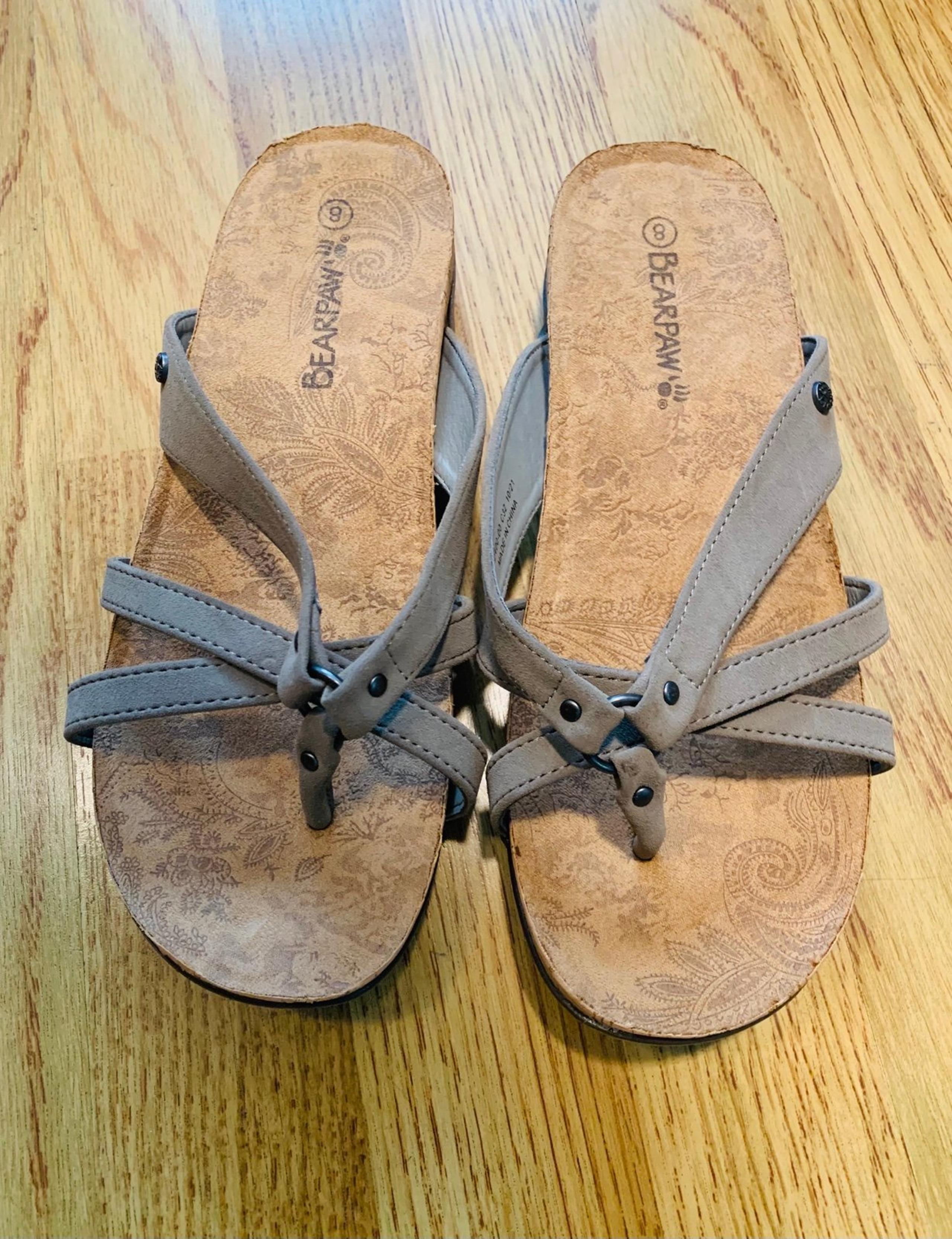Bearpaw Women’s Fawn Sandals Size 8