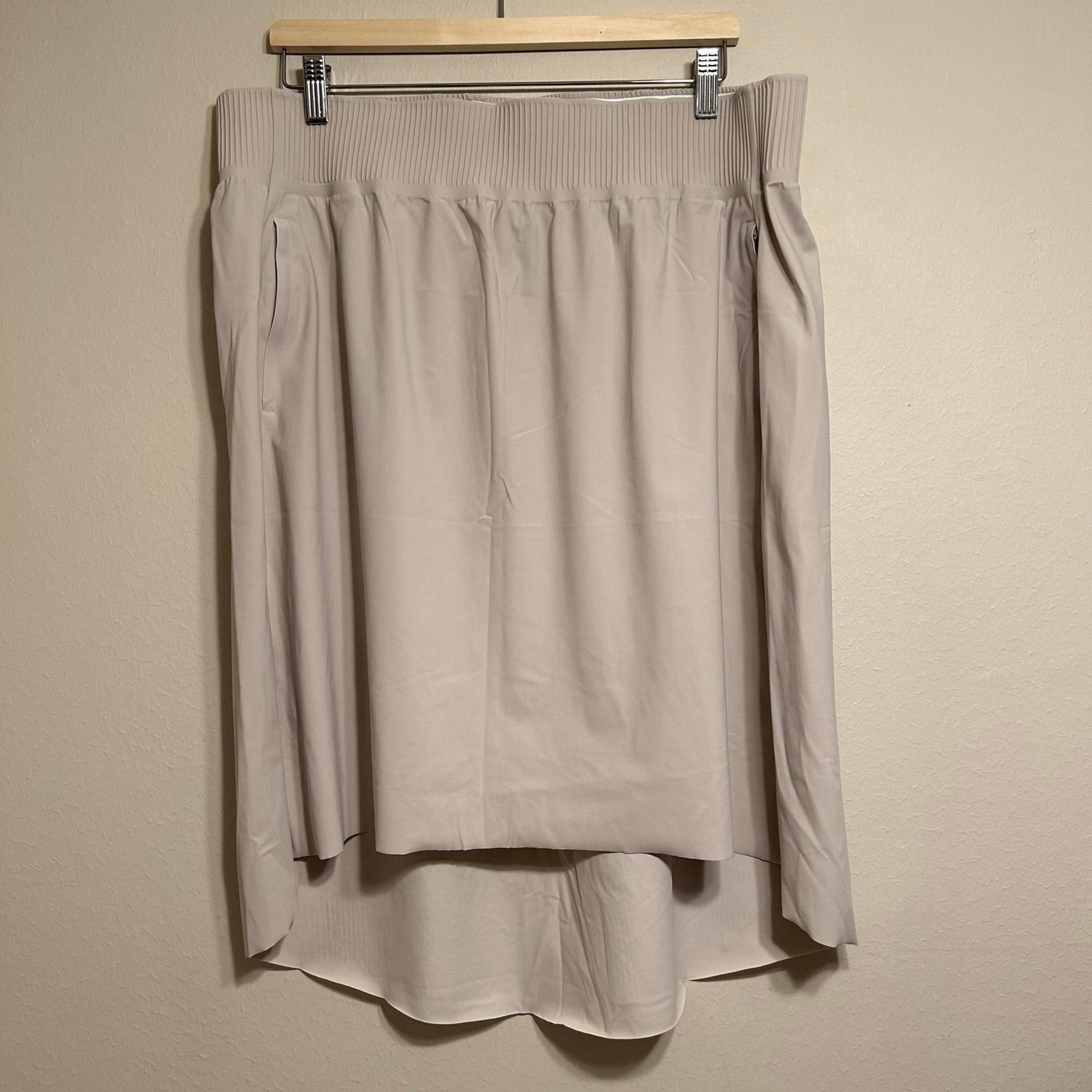 Athleta Cosmic Skirt light Gray Size XL