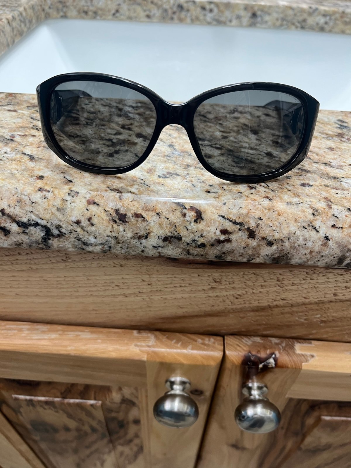 Ladies Gucci sunglasses