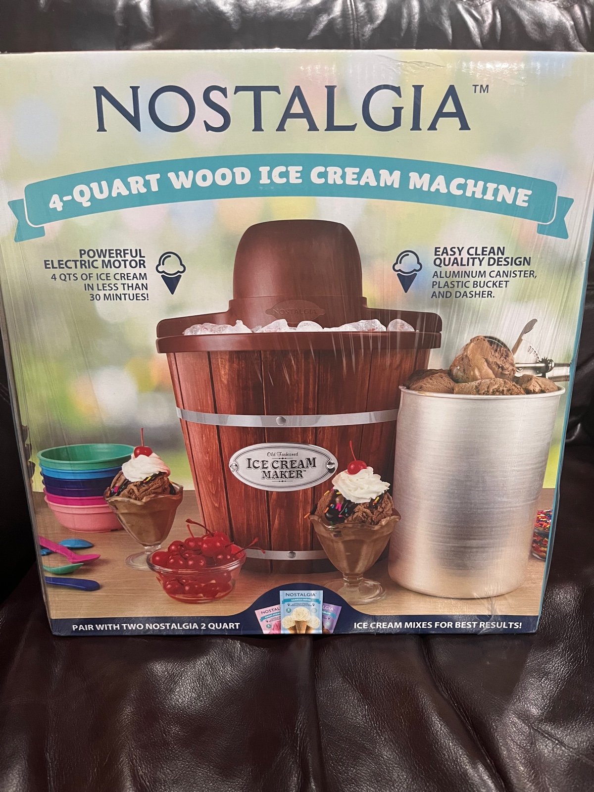Nostalgia 4-Quart Wood Bucket Ice Cream Maker- NEW IN BOX!