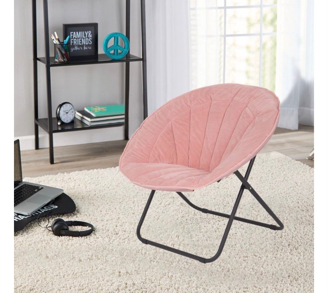 Foldable pink velvet chair