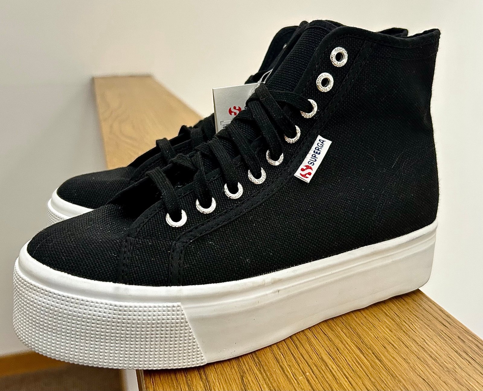 Men’s 7.5 Women’s 9 Superga Platform High Top Vulcanized Natural Rubber Sneakers