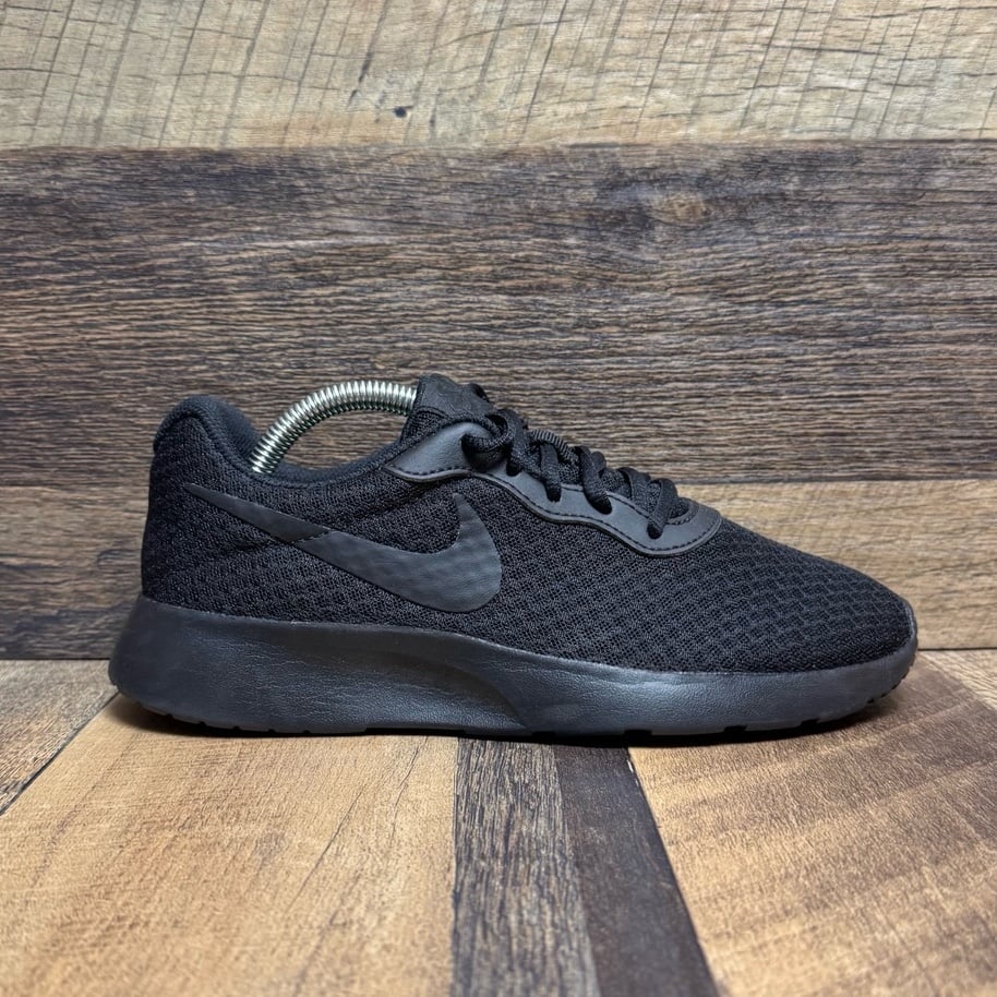 Nike Tanjun Triple Black Barely Volt Athletic Running Sneakers Size 6 Women’s
