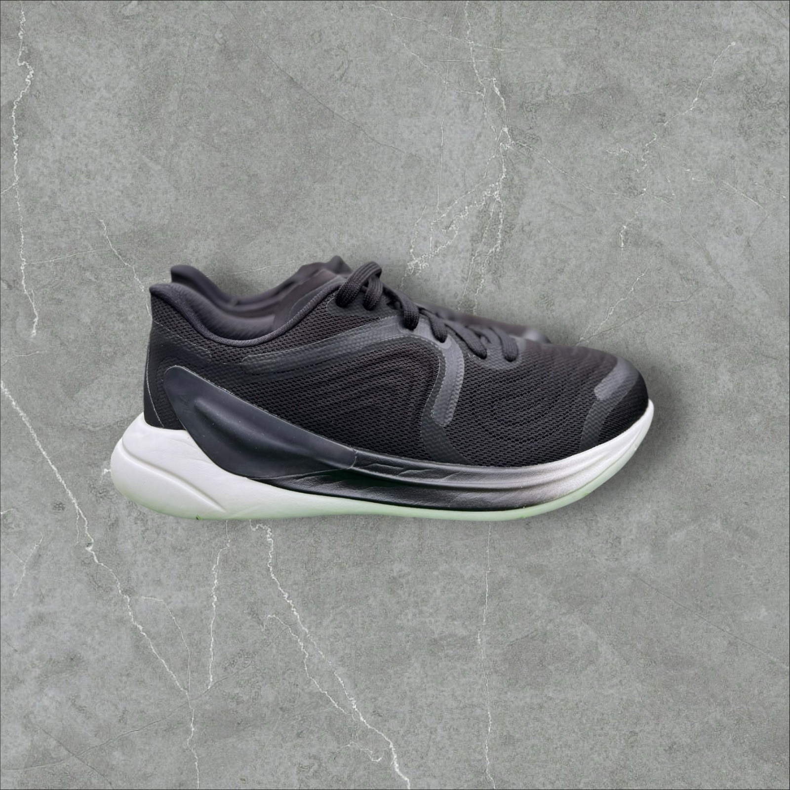 Lululemon Blissfeel Run2 Size 8.5