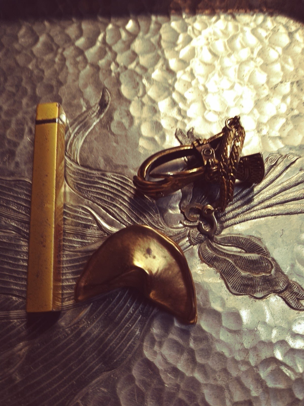 Antique Jellybean Gold Electric Lighter Ladies Hand Paper Clip Gold Fortune Coo