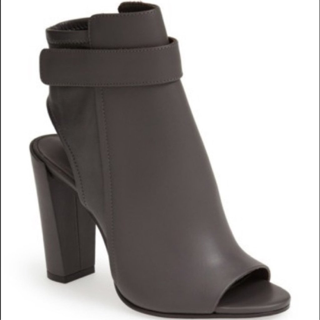 Vince Brigham leather open toe bootie gray heel Sz 7
