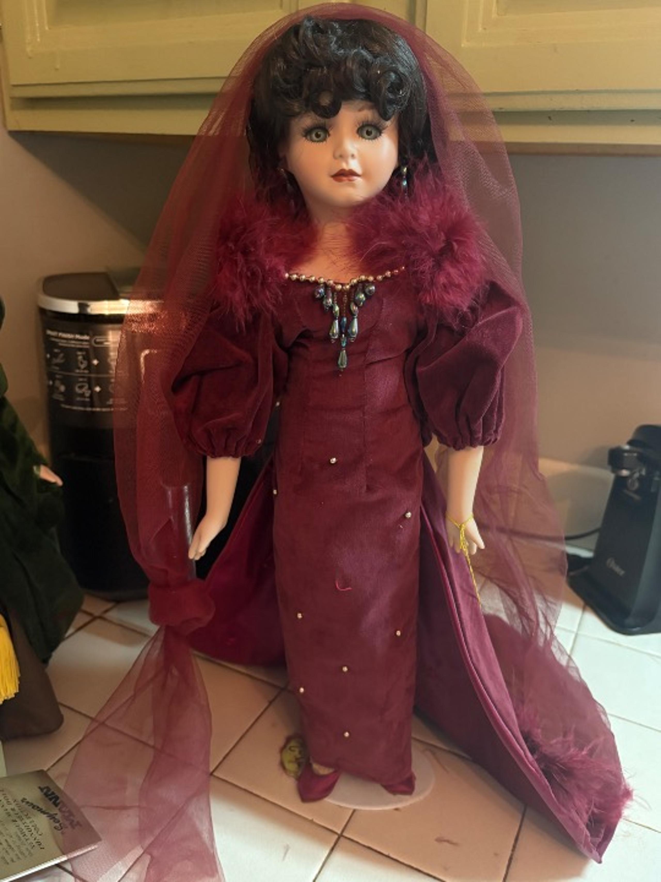 Gone with the wind Scarlett ohara porcelain doll