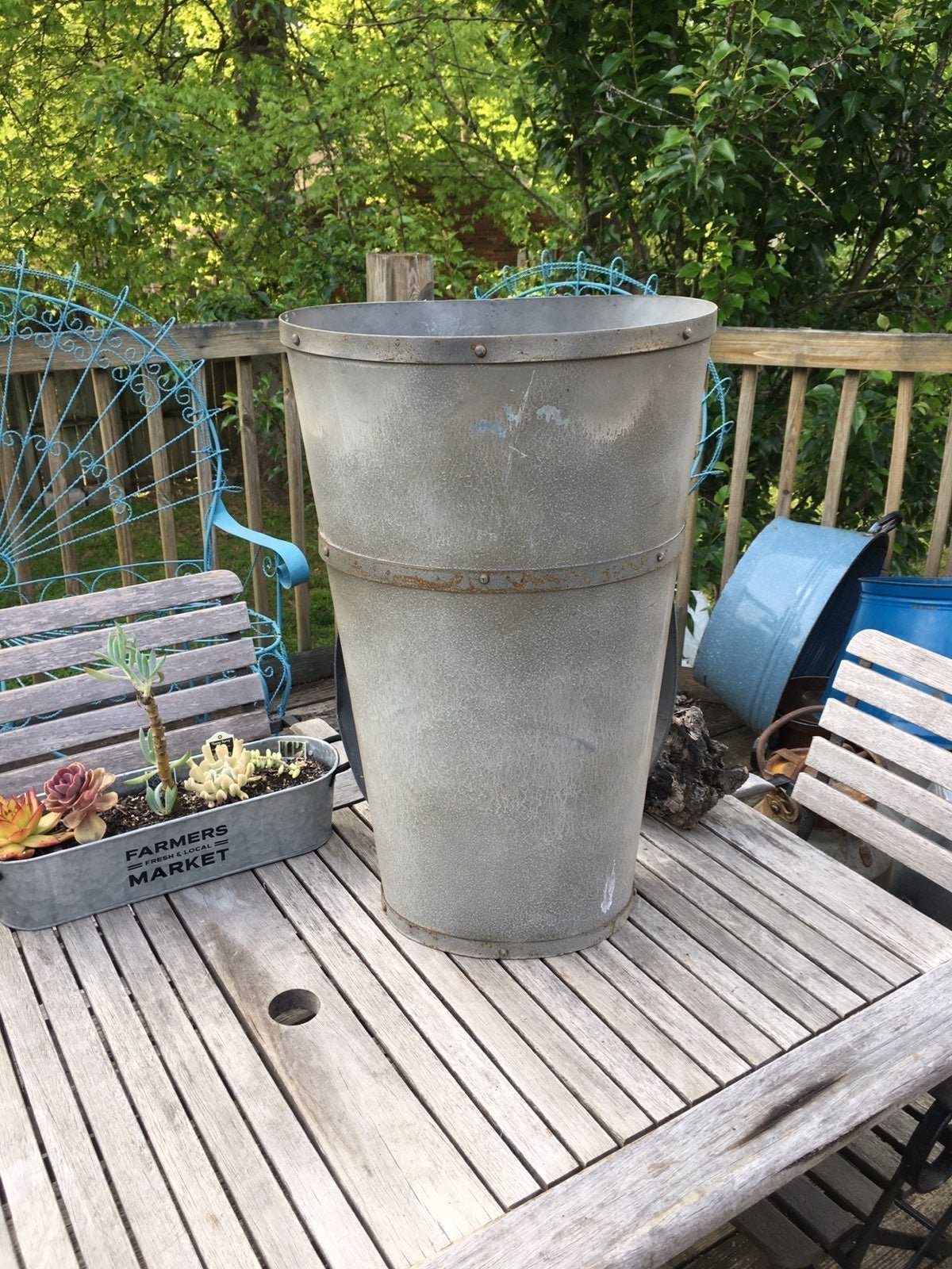 Galvanized Steel Wine Grape Harvesting Bucket Carrier French Vineyard Hod Bucket