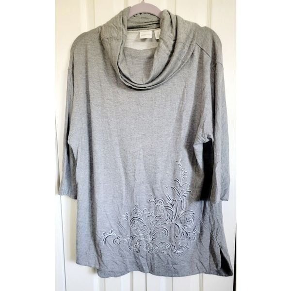 Chico's Zenergy 2 Gray Funnel Neck Top Size L Half Slv Embroidered Side Slits