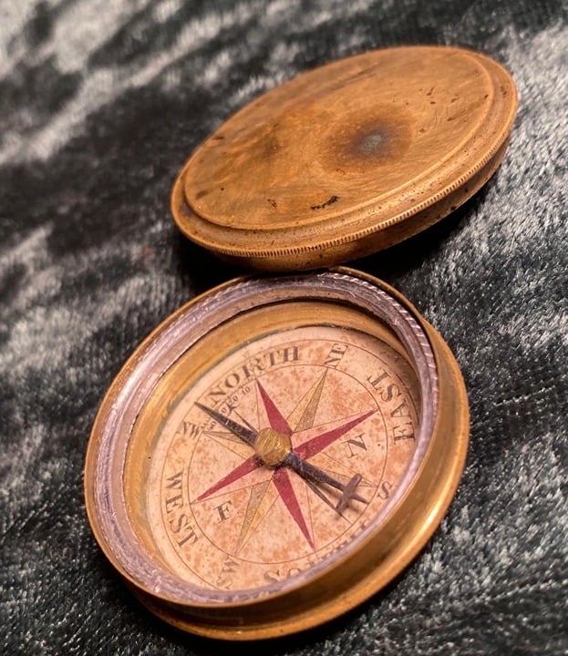 how is a compass made