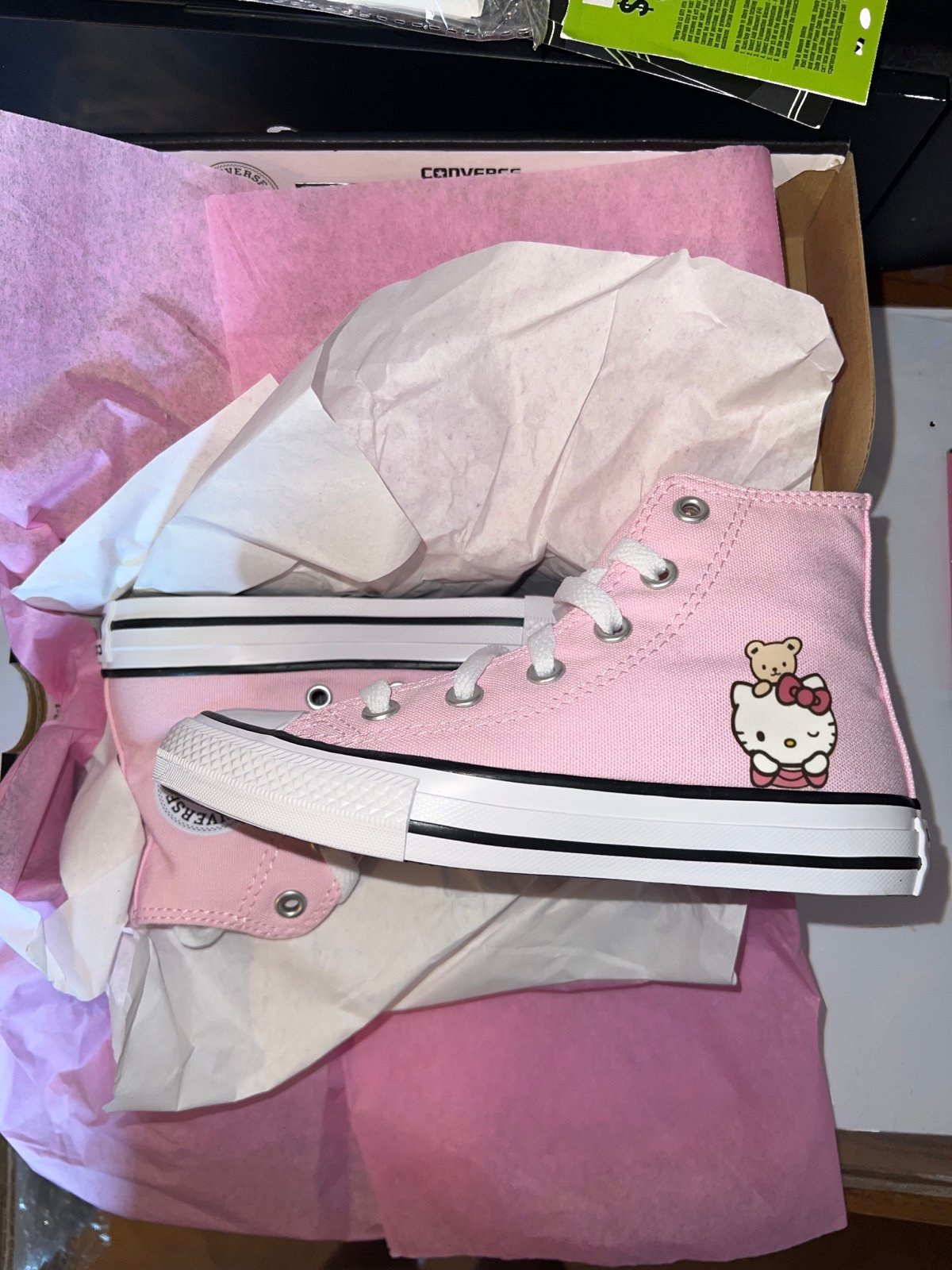 New Pink Kids Size 12 Hello Kitty Sanrio Converse