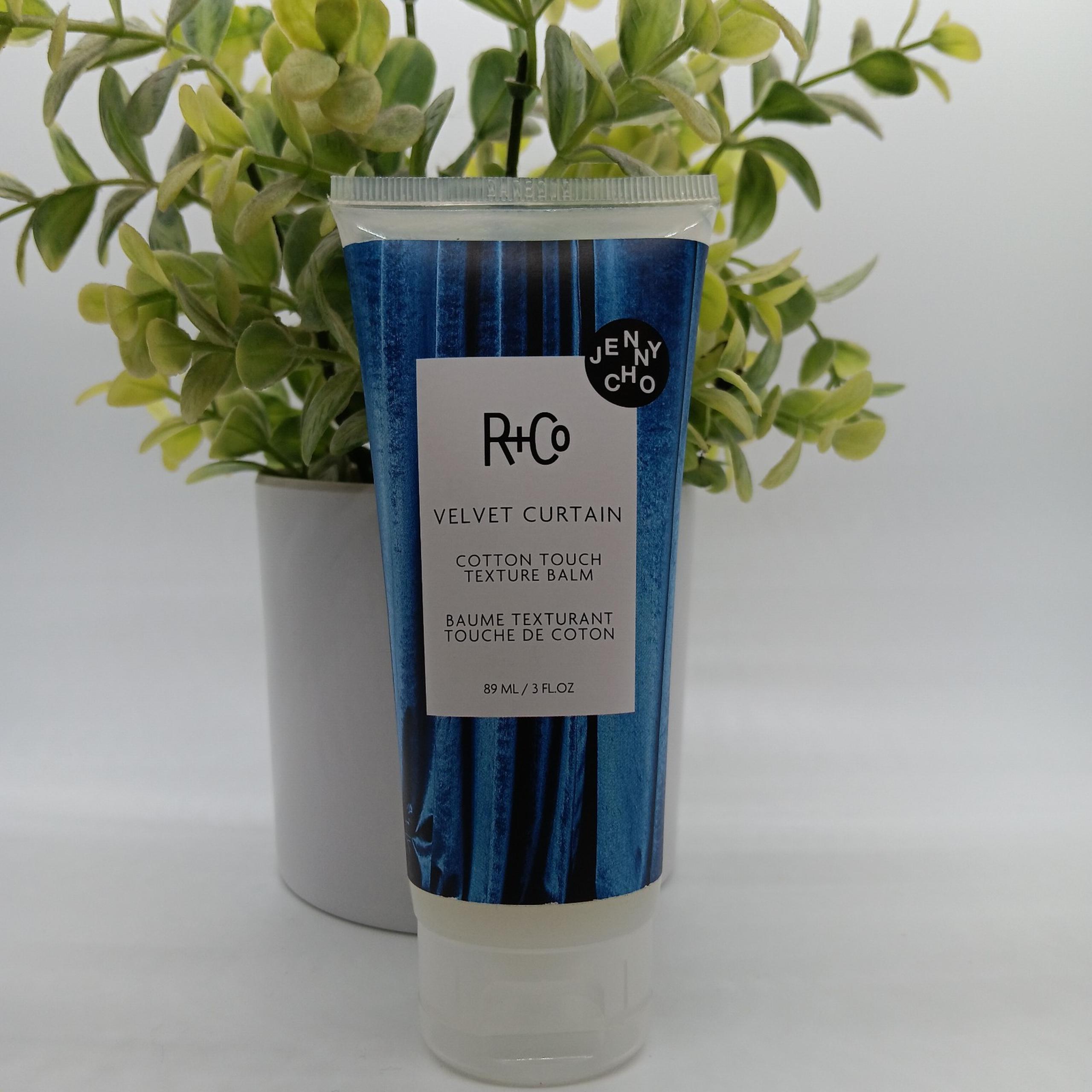 R+Co Velvet Curtain Texture Balm